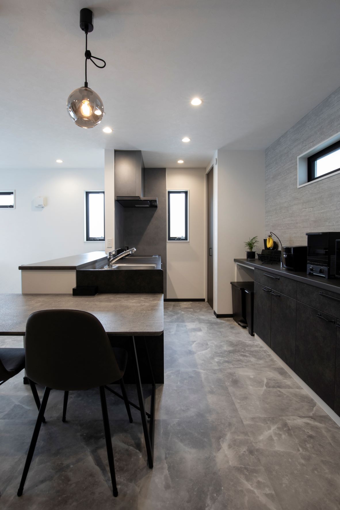 「グレイッシュモダンの家」-神奈川県座間市